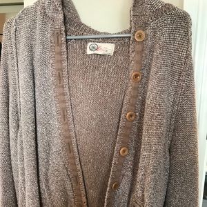 XL woman’s tan cardigan